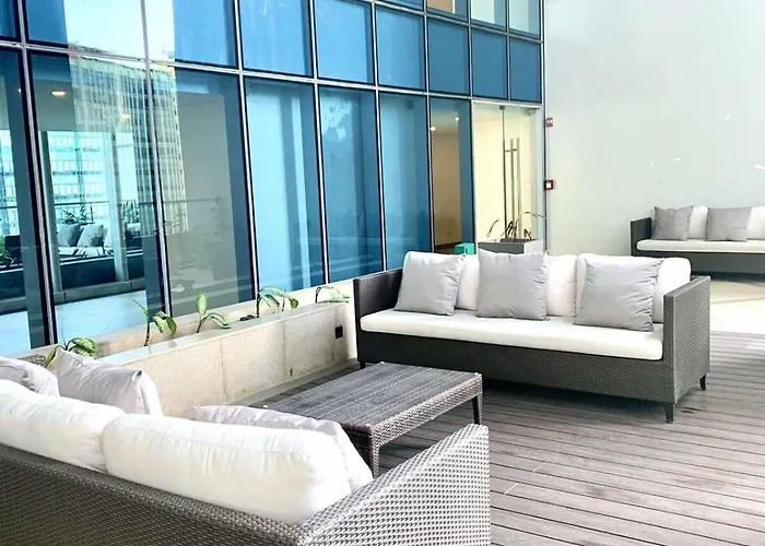 Uptown Parksuites Bgc Cosy Vibe Flat Near St Lukes, Uptown Mall, Mitsukoshi And Grand Hyatt