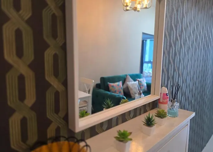 Uptown Parksuites Bgc Cosy Vibe Flat Near St Lukes, Uptown Mall, Mitsukoshi And Grand Hyatt *